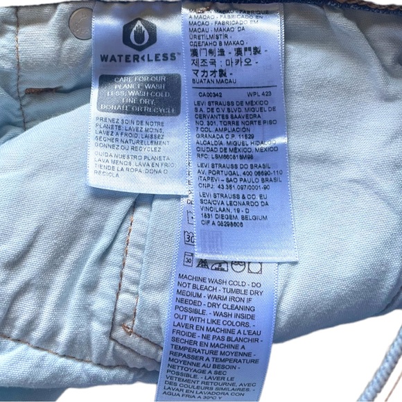 NWT Levi's 501 Original High Rise Women's Shorts Salsa Halfway Medium Wash 31 - Picture 6 of 9